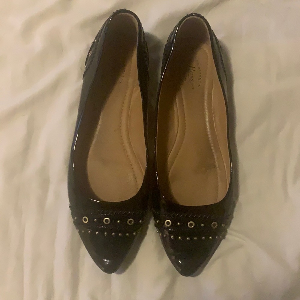 Bass leather flats with gold detail